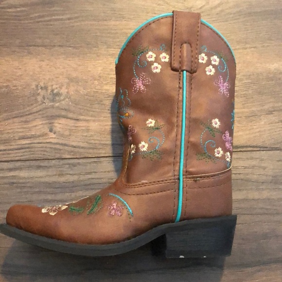 Shyanne Girls Floral Embroidery Boots - Snip Toe - Picture 2 of 8